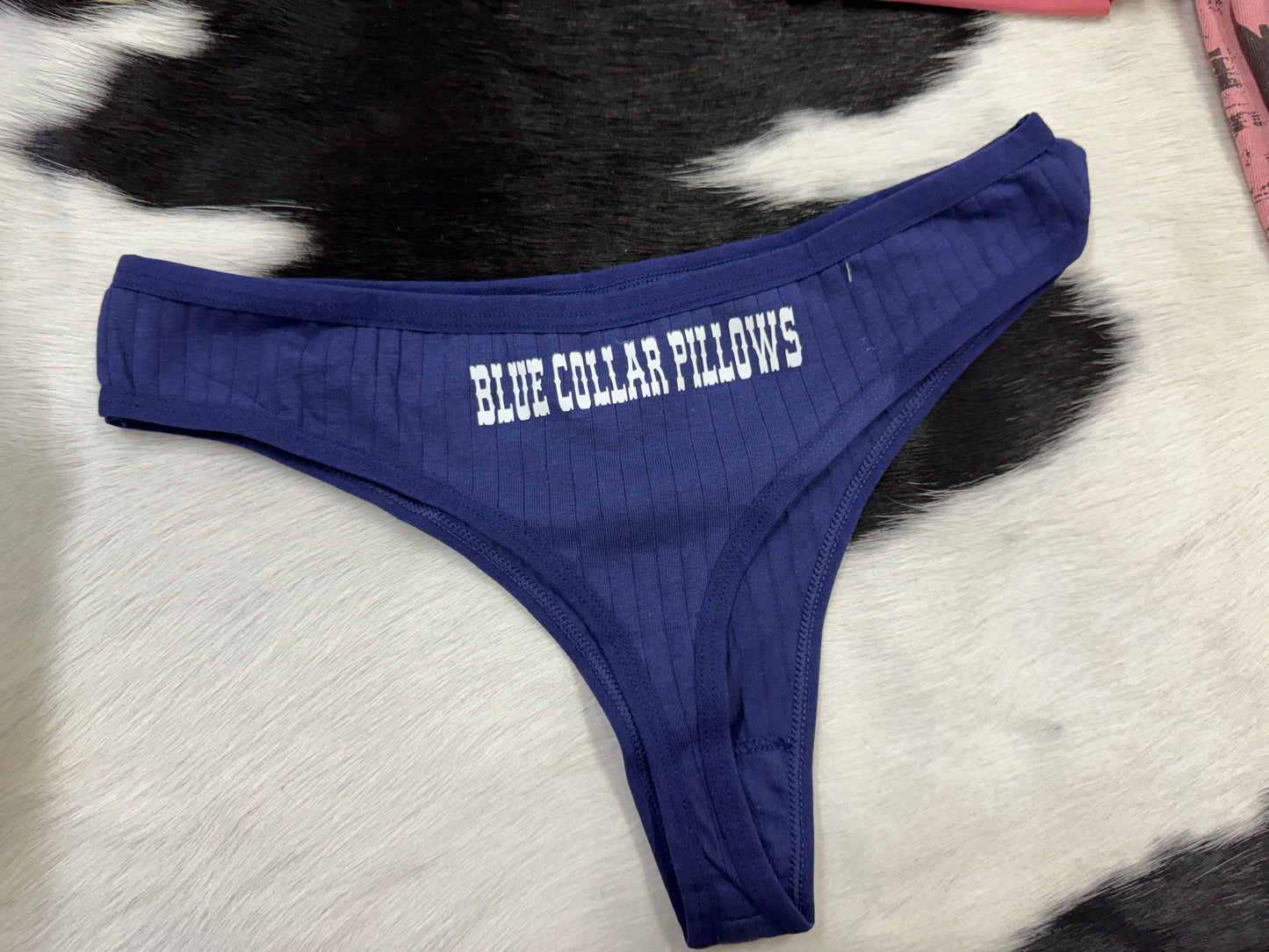 Blue collar pillows - Thong