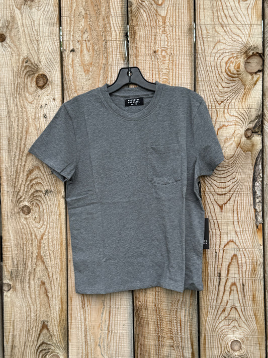 Core tee w/pocket