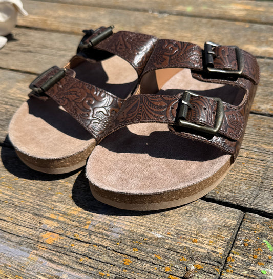 Ceaderstone sandal - Size 8 only