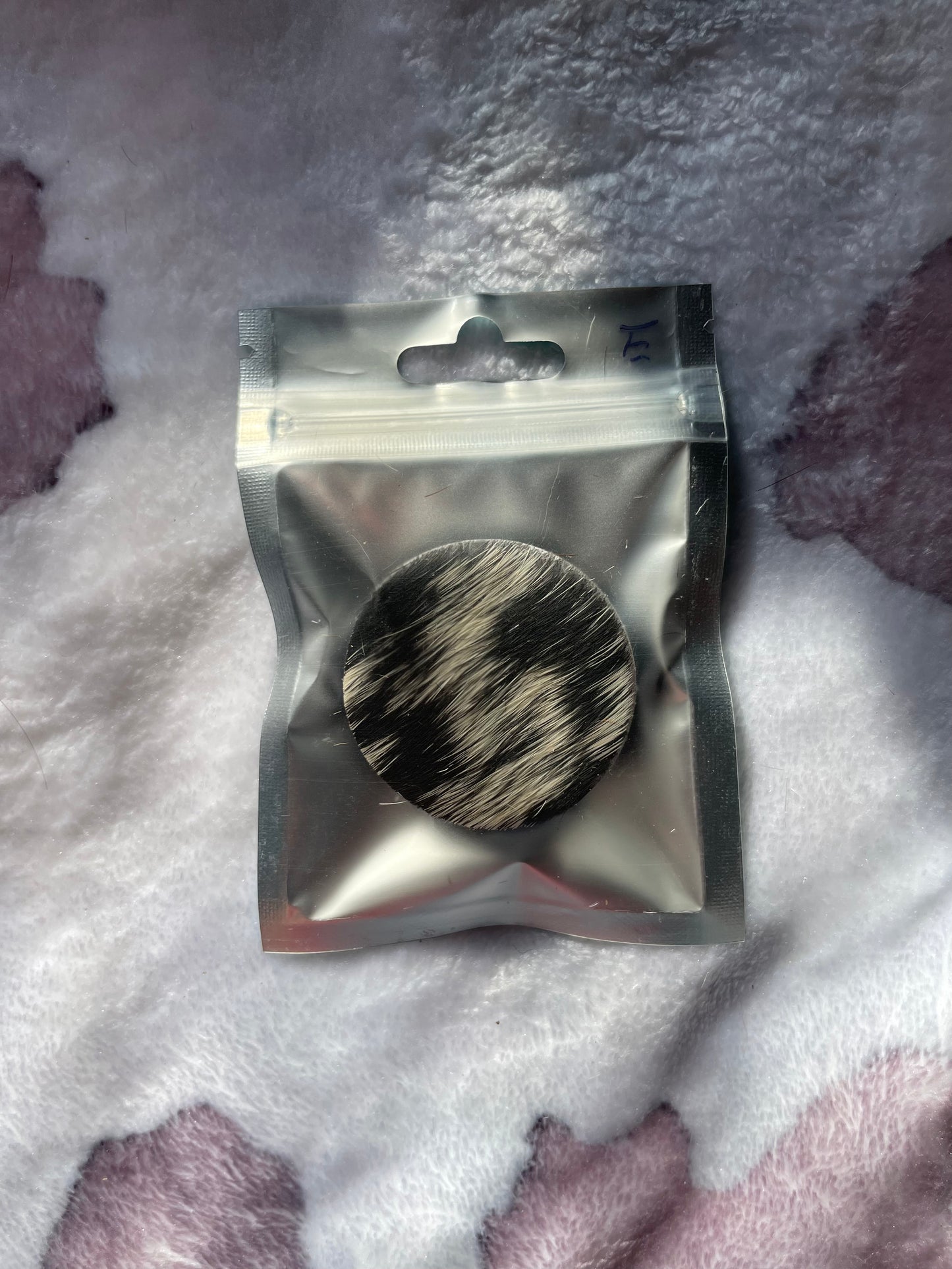 Cowhide pop socket