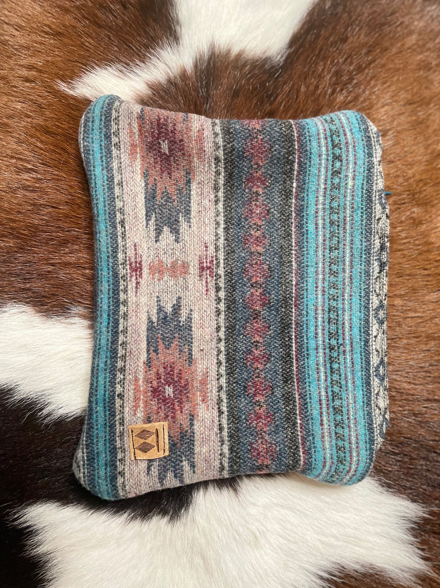 Western cosmetic bag