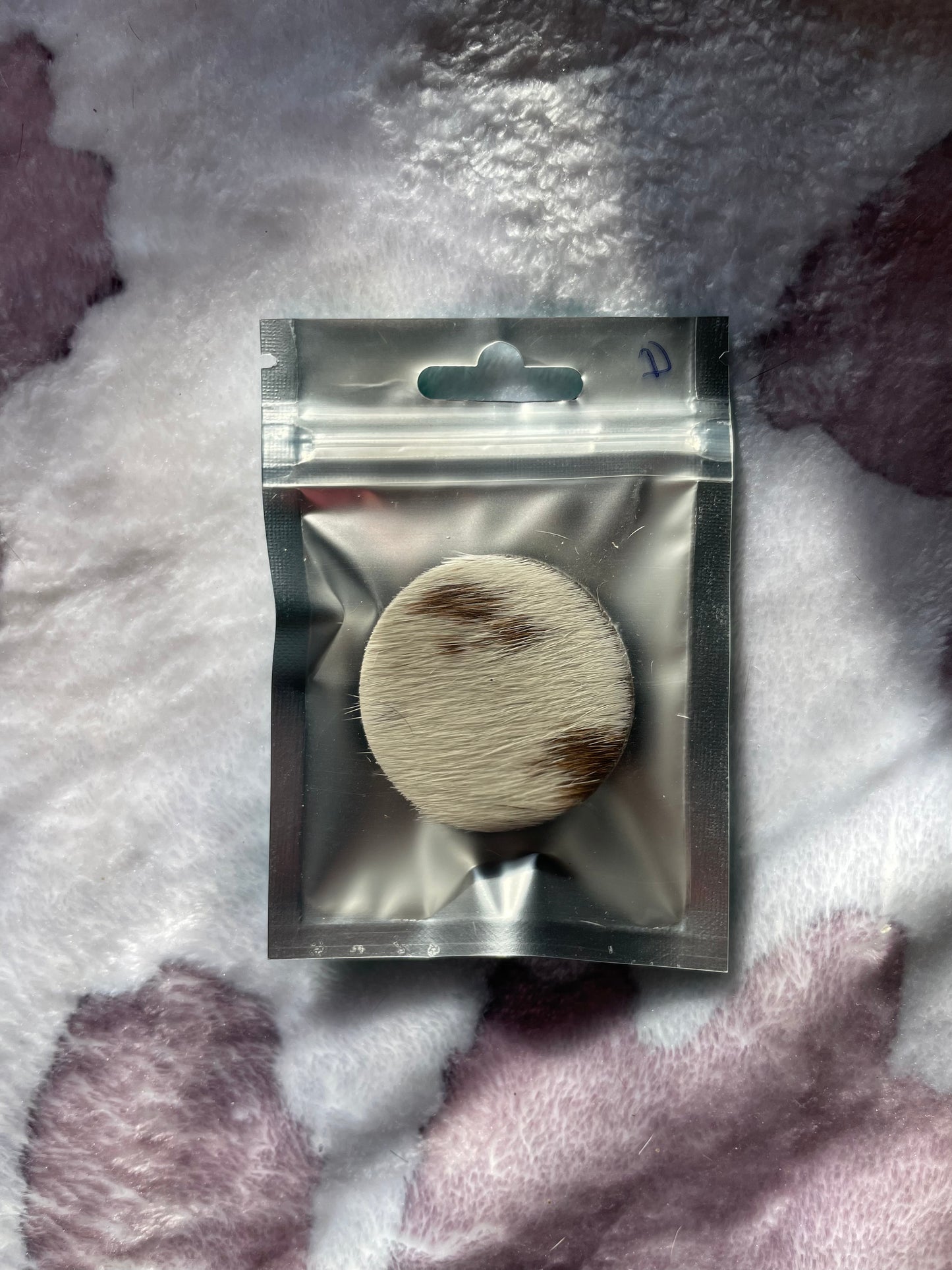 Cowhide pop socket